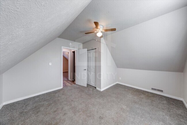 Building Photo - 205 N Manngrove Ln