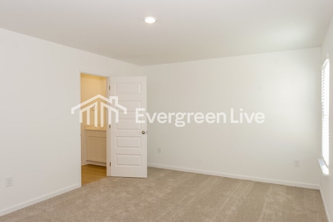 Building Photo - 178 Labrador Ln