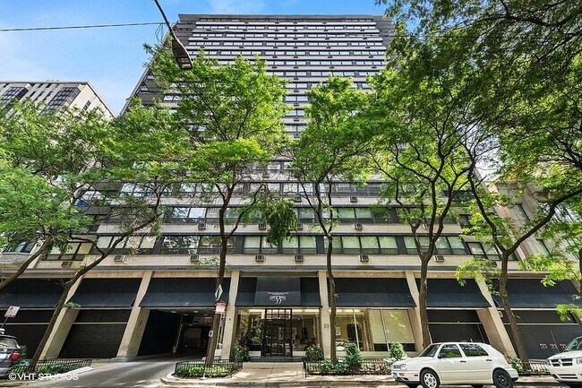 Building Photo - 33 E Cedar St