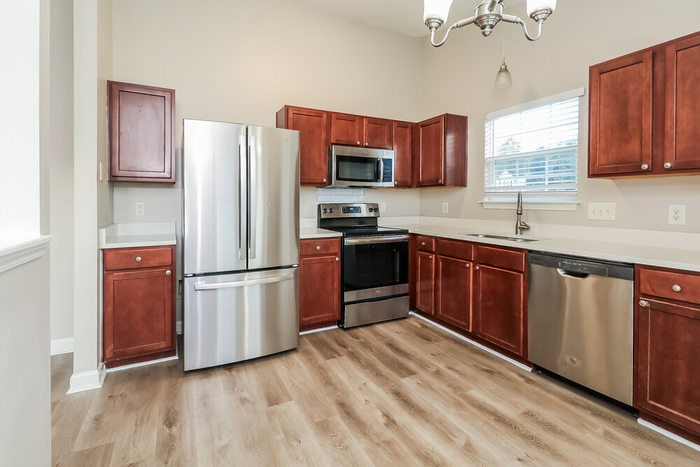 Building Photo - 515 River View Dr
