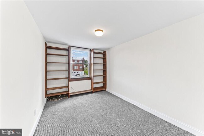 Building Photo - 5205 Westbrook Dr
