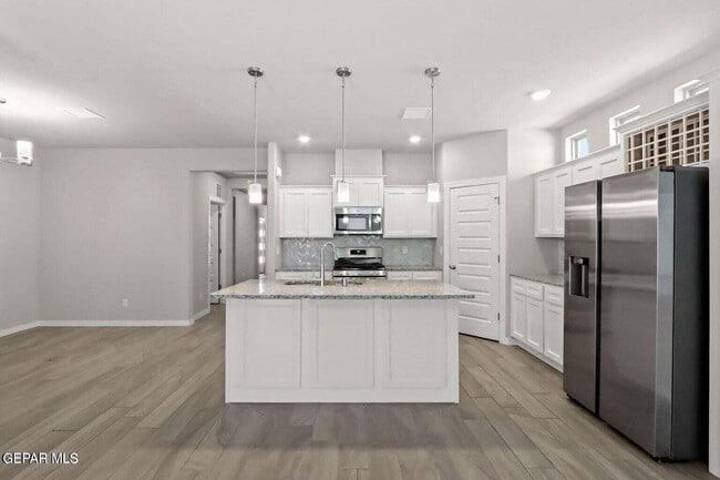 Building Photo - 13186 Emerald Isle St