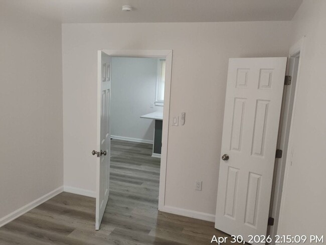 Building Photo - 6015 Hosmer Ave
