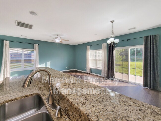 Building Photo - 4 Wisner Ct