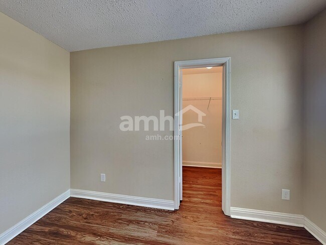 Building Photo - 6737 Amber Springs Way