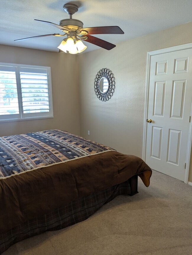 Building Photo - Furnished Condo at the Falls!