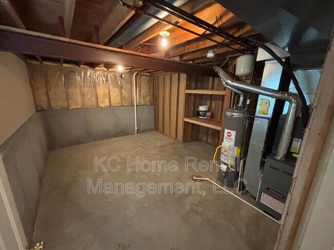 Building Photo - 501 Regina Ct