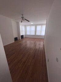 Building Photo - 636 E 230th St