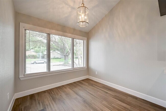 Building Photo - 2234 Kinbrook Dr