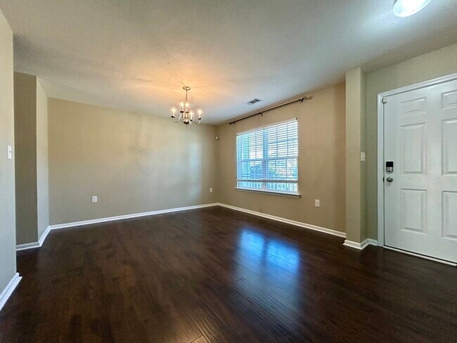 Building Photo - 3987 Tallowtree Ln