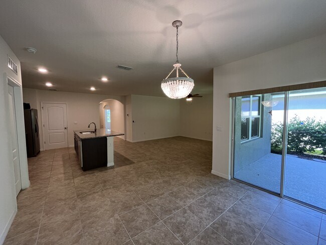 Building Photo - 1822 Red Rock Rd