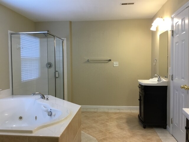 Building Photo - 1009 Yarrow St