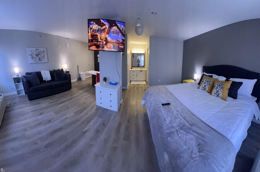 Building Photo - 2700 Gracy Farms Ln