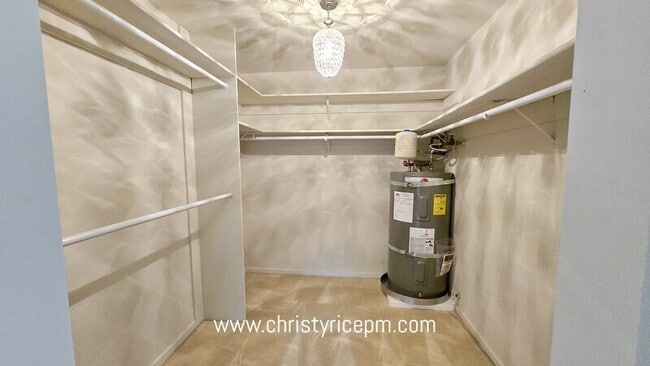 Building Photo - 395 101st Ave SE