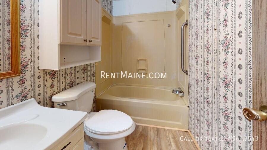 Building Photo - 74 Sweet Fern Dr