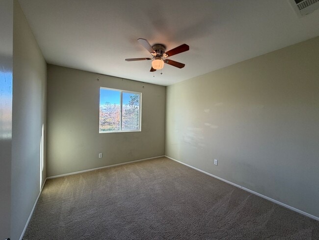 Building Photo - 37836 Divot Dr