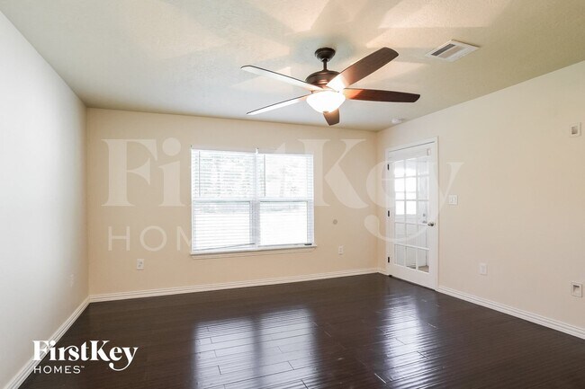 Building Photo - 1011 Fairbanks Dr