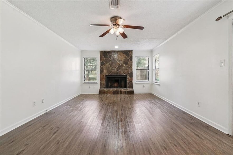 Building Photo - 5320 Kelleys Creek Dr