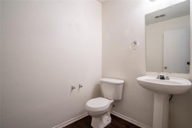 Building Photo - 4600 Waterford Dr