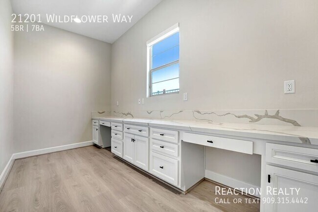 Building Photo - 21201 Wild Flower Wy