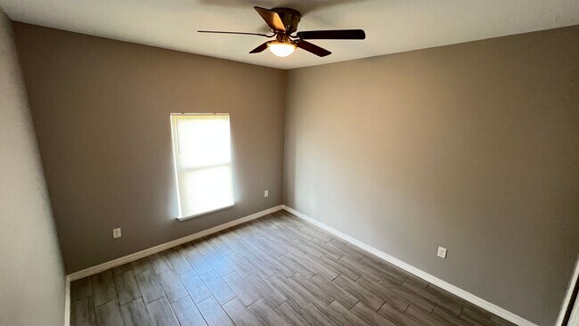 Building Photo - Incredible 3 Bedroom, 2 Bathroom Home in Palm Bay!!