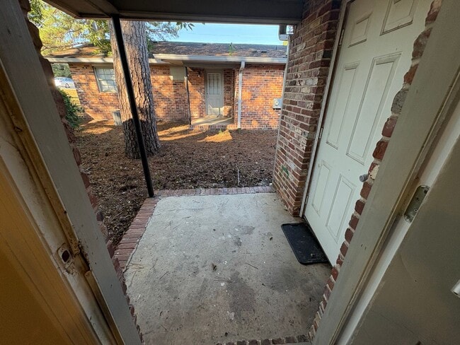 Building Photo - 406 Russell Pkwy