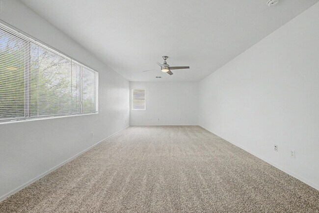 Building Photo - 42323 N 46th Dr