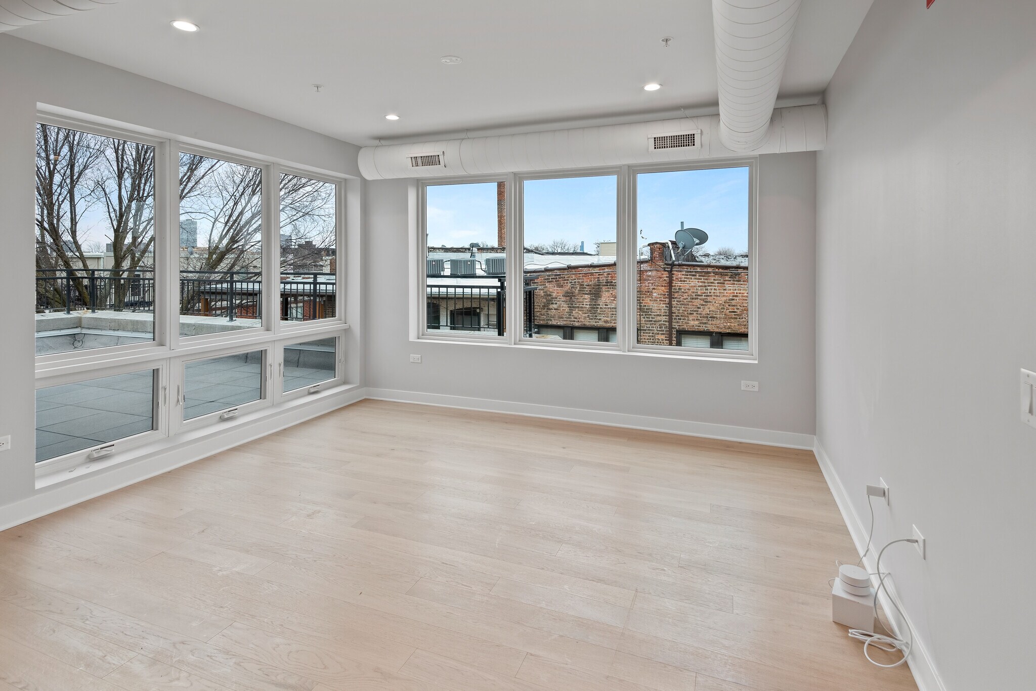 Building Photo - 4637 N Ashland Ave