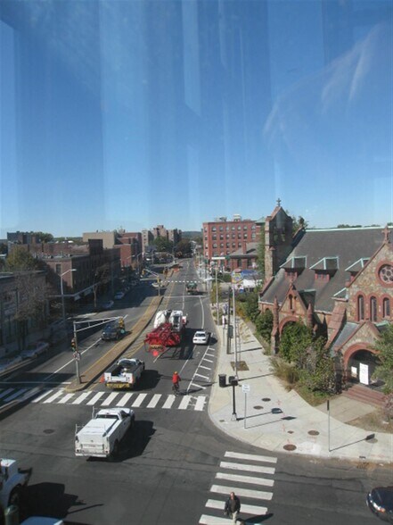 Building Photo - 8 Beech St