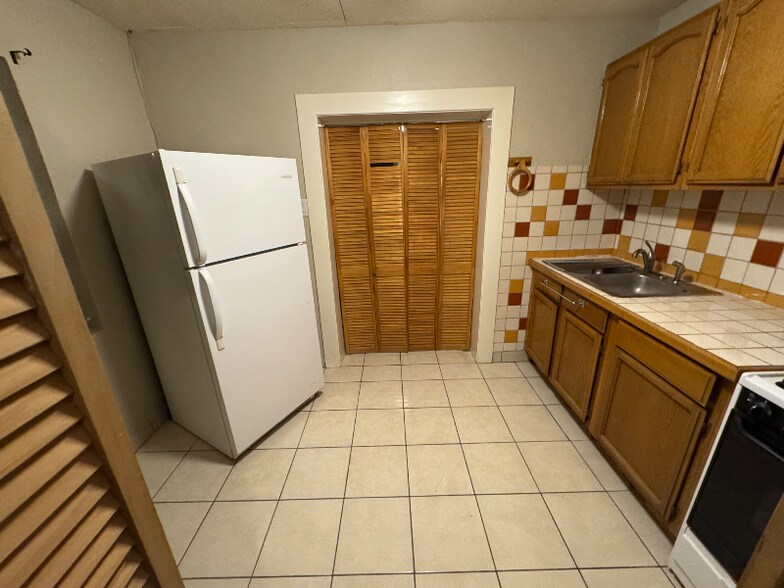 Building Photo - 608 Alicia Dr