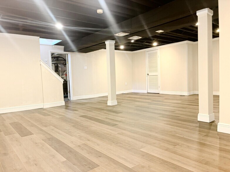 Building Photo - 1655 Hazel St