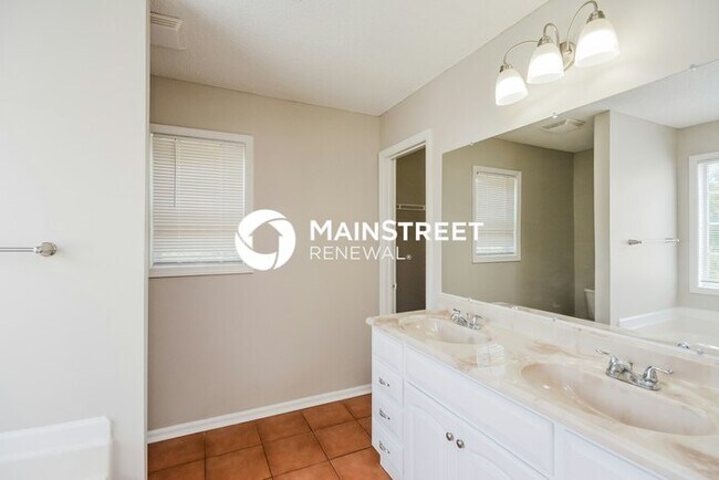 Building Photo - 4 Bedroom Pet-Friendly Home in Lithonia, GA with Main Street Renewal