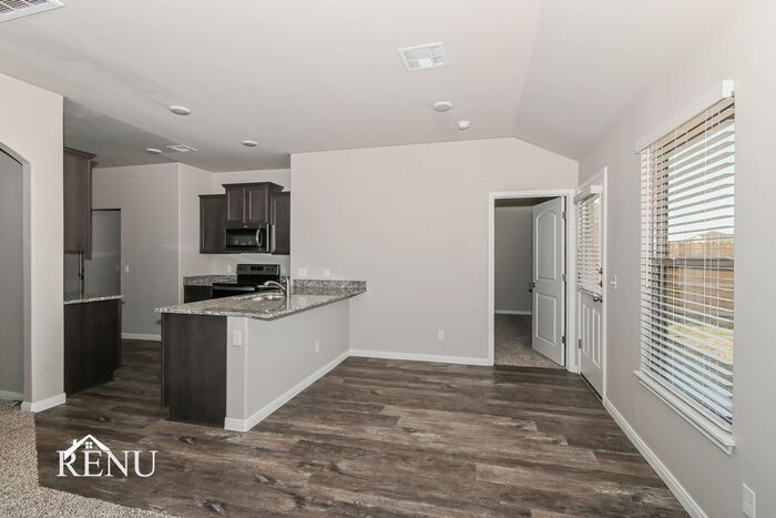 Building Photo - 1613 Maroon Dr