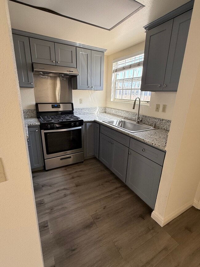 Building Photo - 2466 S New Ave