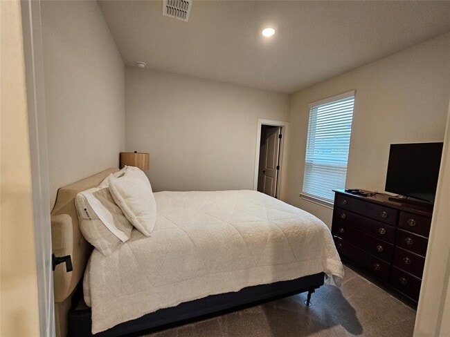 Building Photo - 138 Sugarberry Dr