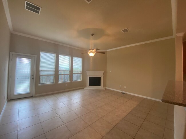 Building Photo - Location!!! Come and see this 4 bedroom sw...