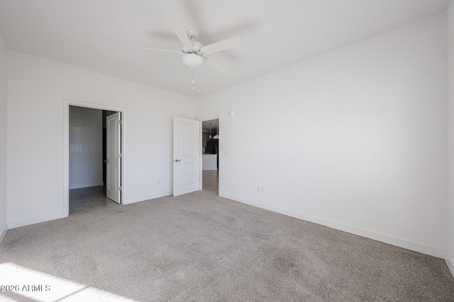 Building Photo - 2511 W Queen Creek Rd