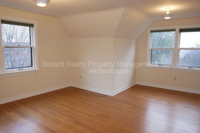 Building Photo - 1403 2nd Ave N