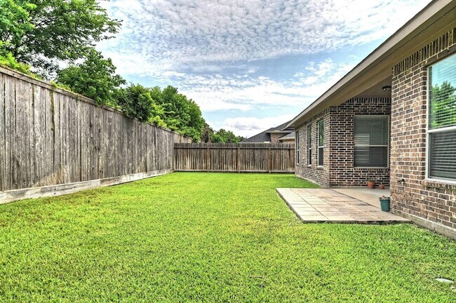 Building Photo - 7810 Oak Moss Dr