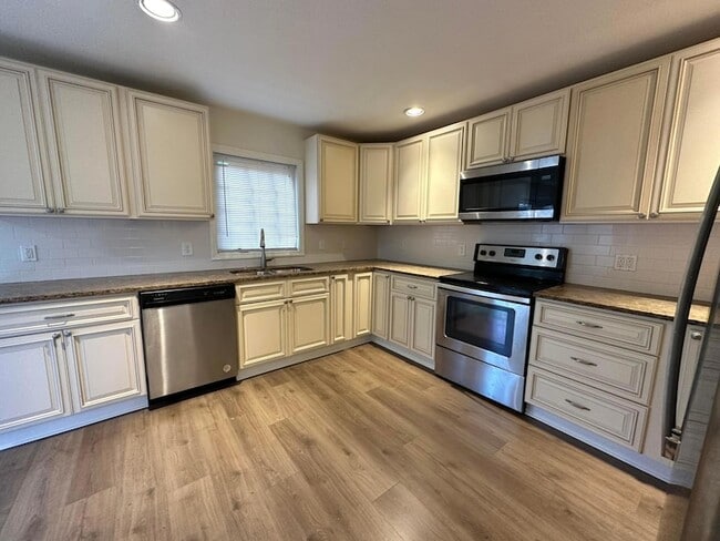 Building Photo - 340 Walton Blvd