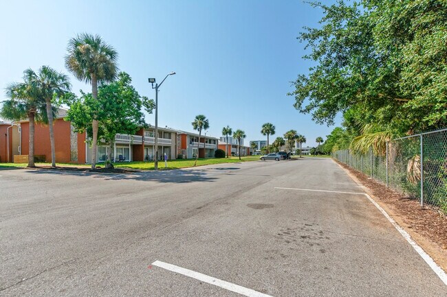 Building Photo - 4000 Gulf Terrace Dr