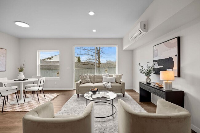 Building Photo - Luxury Living Off Appleway Trial Brand New...