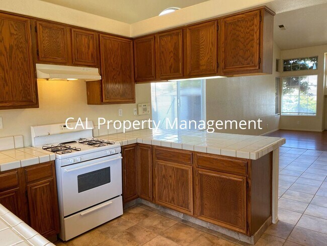 Building Photo - 3 Bed/ 2 Bath home in Soledad, CA