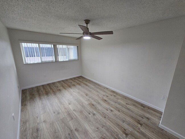 Building Photo - Orlando - 3 Bedroom, 2 Bathroom - $2,295.00