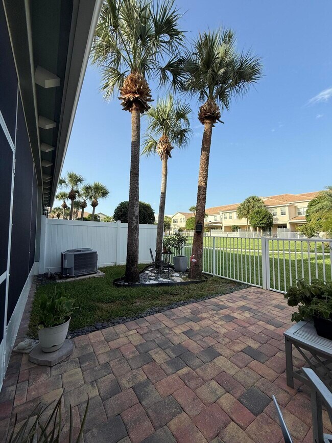 Building Photo - 56 Sabal Ct