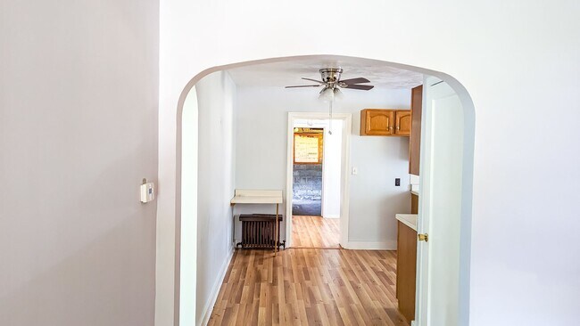 Building Photo - 3 BD  1.5 BA  Guilderland Schools