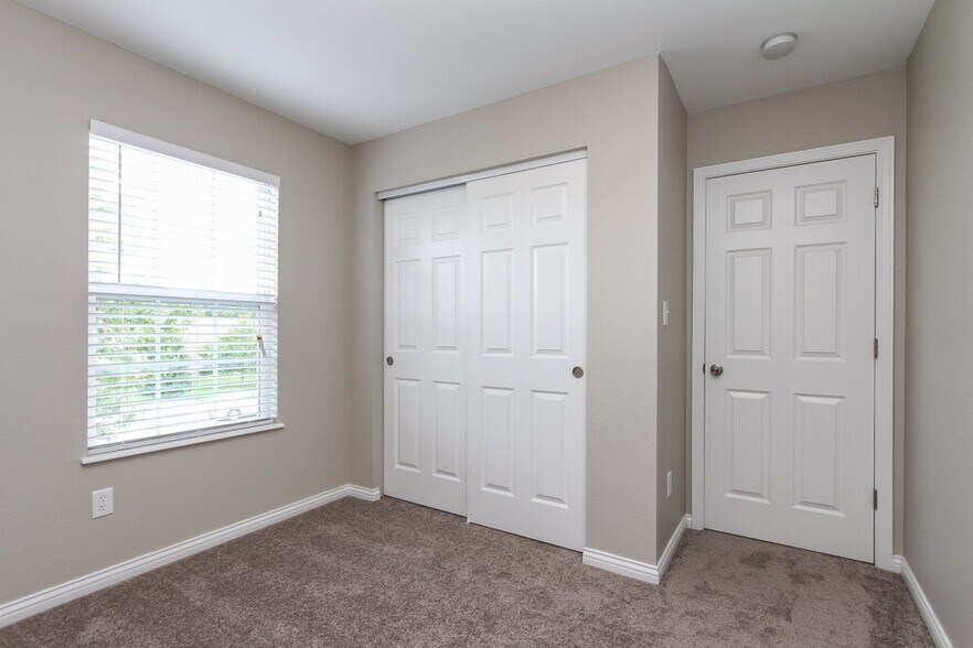 Building Photo - 7414 Angus Way