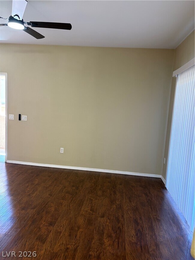 Building Photo - 1050 E Cactus Ave