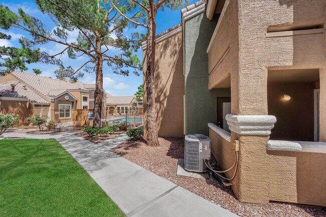 Building Photo - 8101 W Flamingo Rd