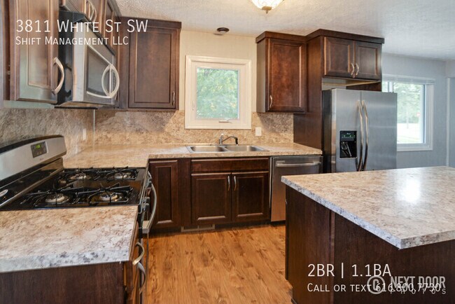 Building Photo - 3811 White St SW